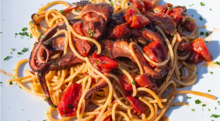 Спагетти с осьминогом алла Лучана