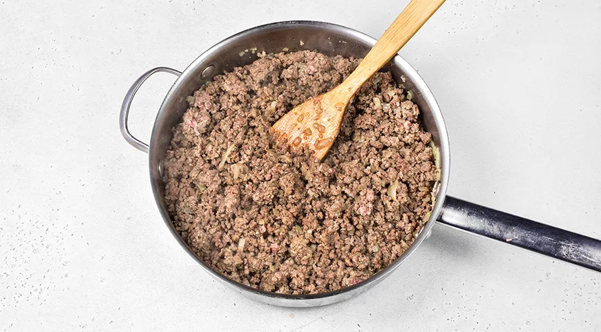 Паста с фаршем и томатной пастой