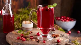 Домашний морс из замороженных ягод: польза и вкус в каждой чашке