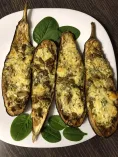 Лодочки из баклажанов со шпинатом и сыром
