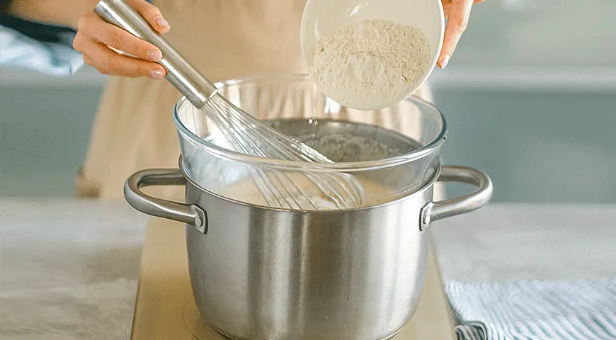 Шоколадный медовик со сметанным кремом