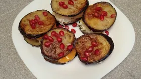 Башенки из баклажанов с сырно-ореховой начинкой и помидорами