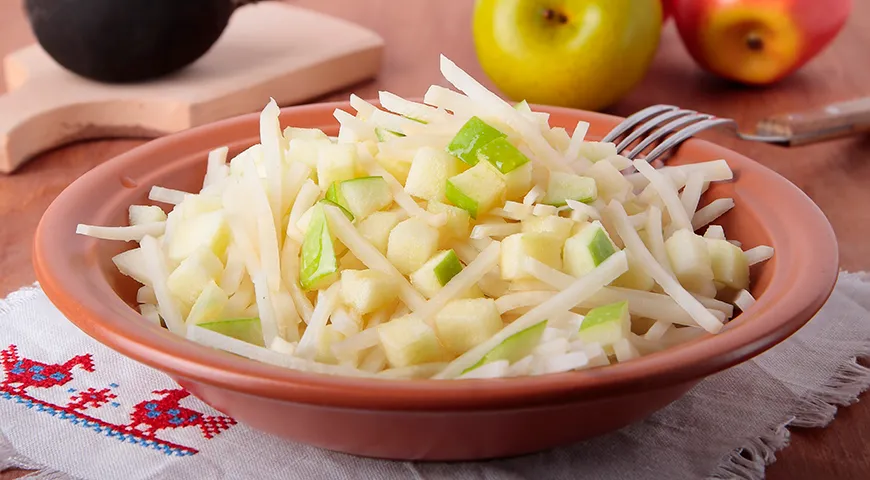 Идеальный компаньон черной редьки — яблоко