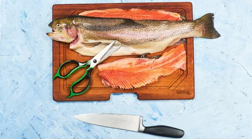 Как приготовить очень вкусную форель в тесте. Мастер-класс