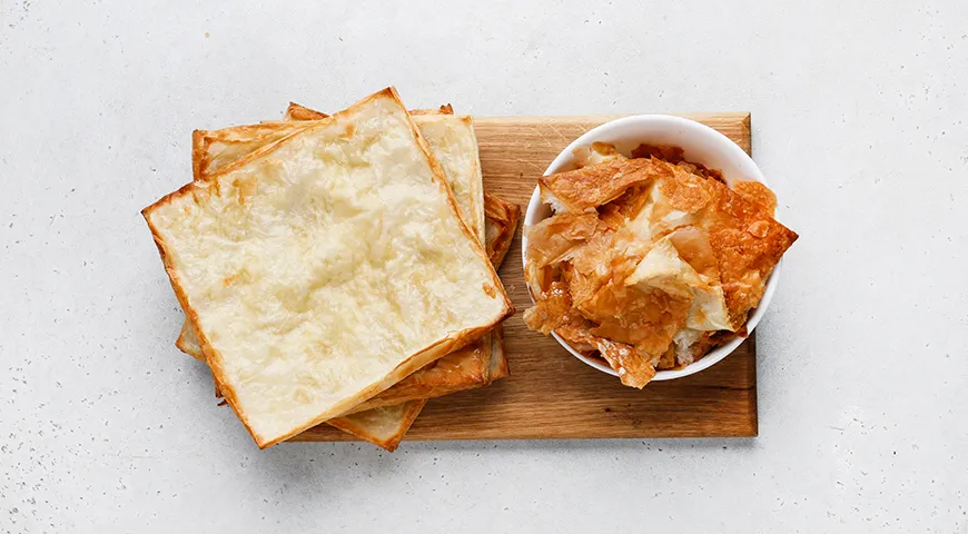 Торт «Наполеон» из слоеного дрожжевого теста