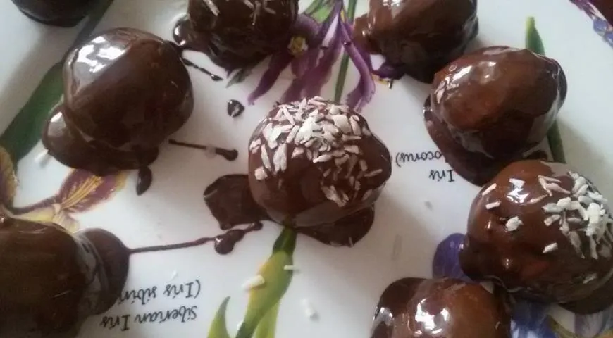 Шоколадные конфетки с сухофруктами