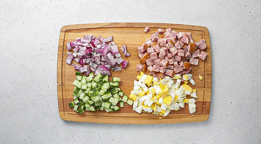 Салат с краковской колбасой