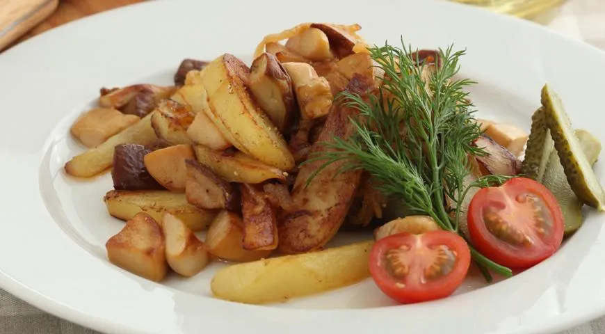 Жареная картошка с белыми грибами — рецепт с фото