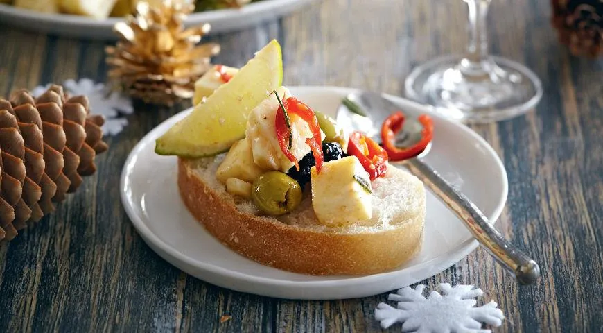 Сыр с чили и оливками