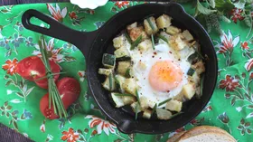 Яичница с кабачками
