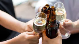 Пиво после водки, виски после шампанского: ученые разрешили понижать градус