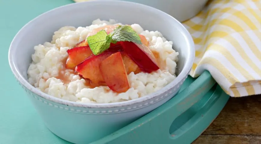 Рисовая каша с фруктами