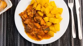 Гуляш из свинины