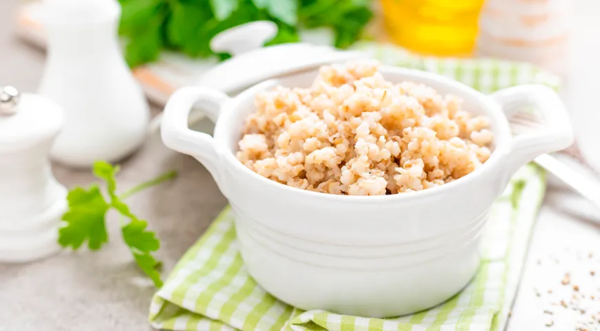 Ячневая каша на воде готовится из дробленого нешлифованного ячменя