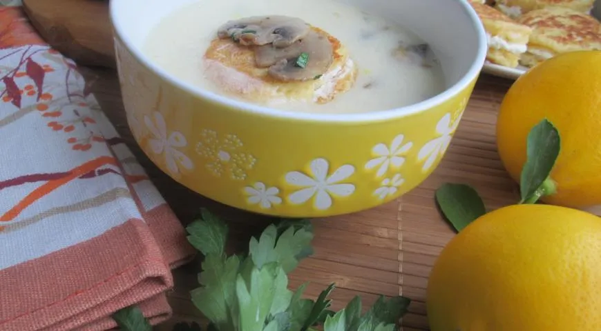 Рецепт грибного крем-супа с гренками-равиоли