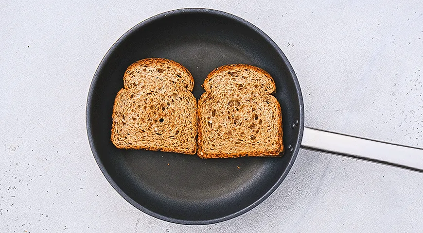Сэндвич с грушами и грецкими орехами