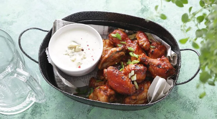 Рецепт крылышек BBQ с сырным соусом