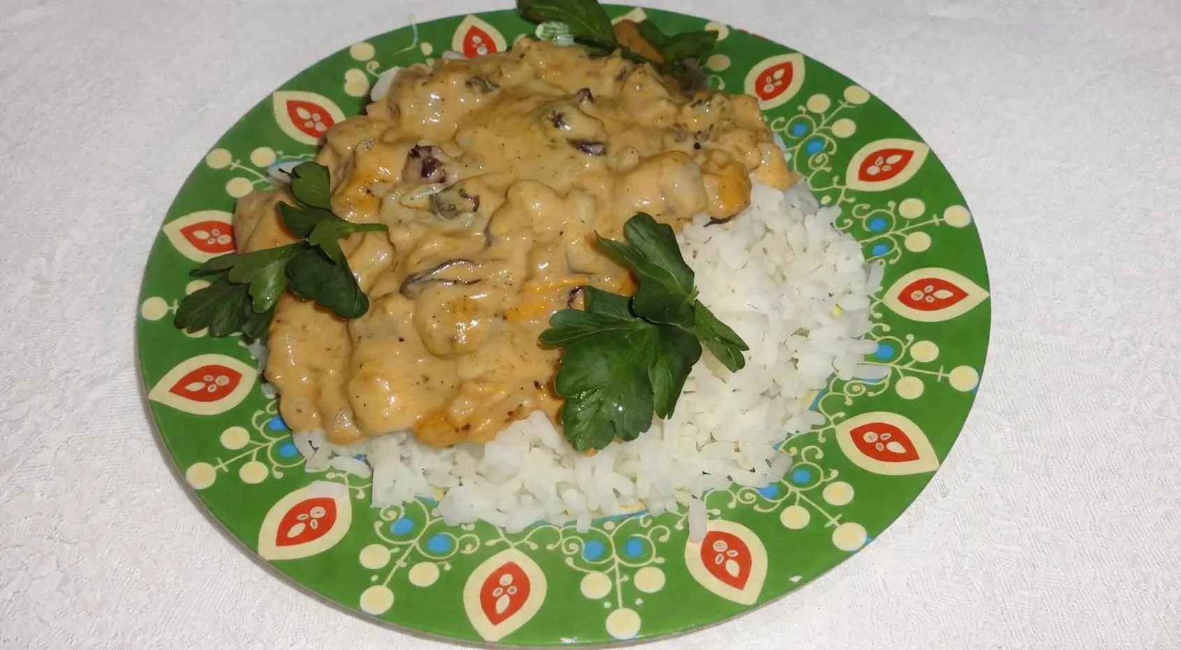 Морской коктейль в "розовой" глазури с рисом