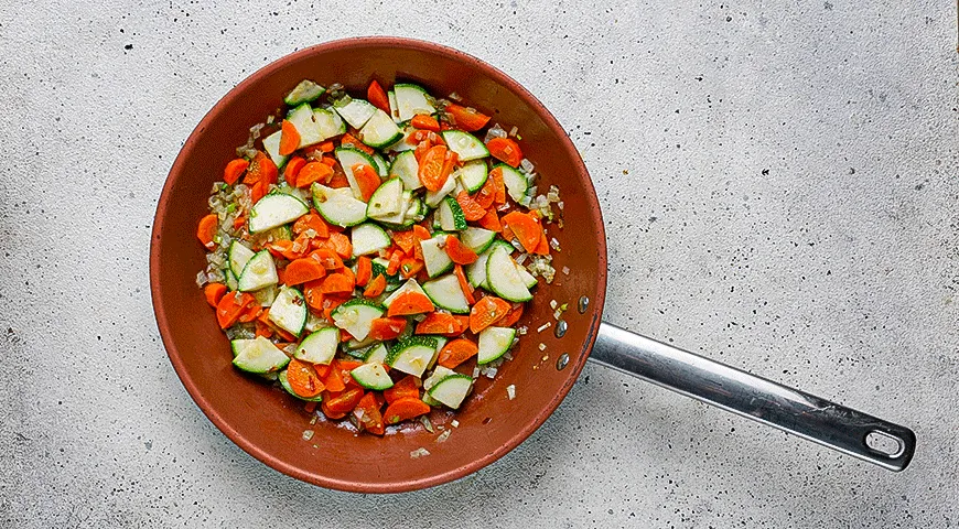 Птитим с балыковой колбасой и овощами