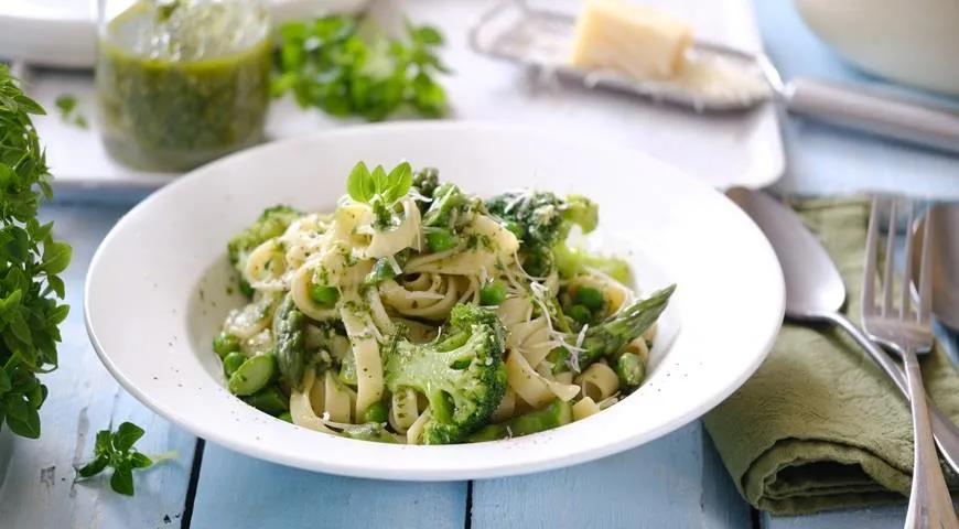 Паста Примавера с весенними овощами, рецепт со спаржей