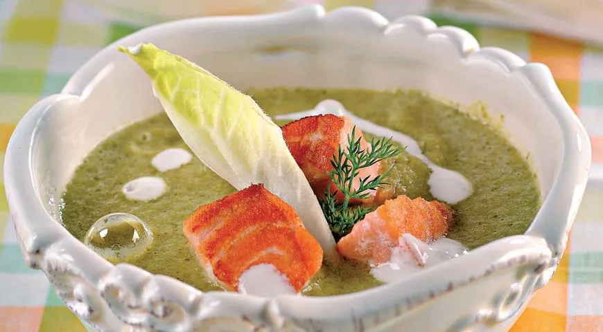 Суп из латука с лососем