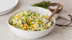 Салат с капустой и кукурузой