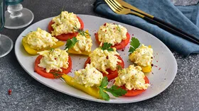 Рецепты с яйцом, салатом и плавлеными сырами