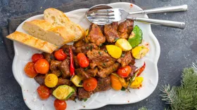 Свинина в красном вине