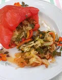 Болгарский перец, фаршированный салатом из капусты