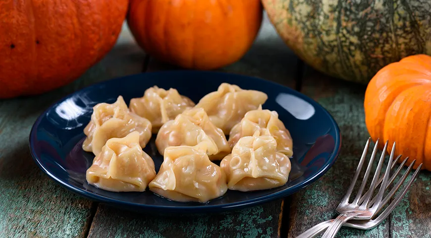 Манты с тыквой и картофелем 