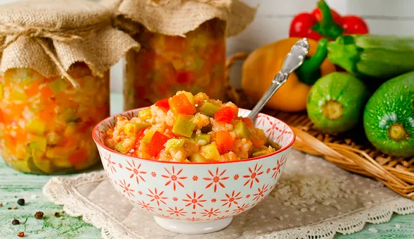 12 вкусных и простых салатов из кабачков на зиму