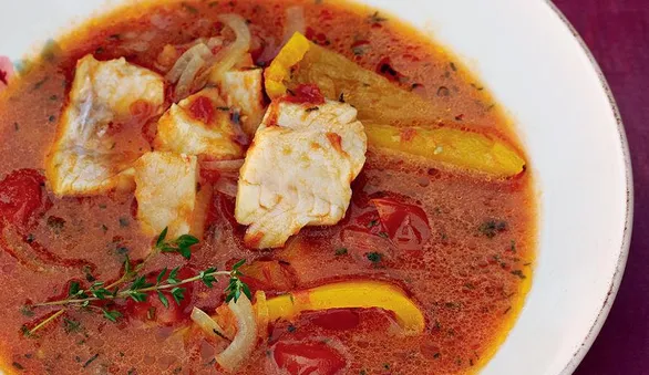 Рыбный суп с помидорами