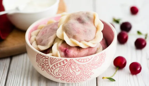 Вареники с творогом и вишней
