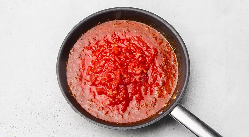 Каннеллони с фаршем под соусом бешамель