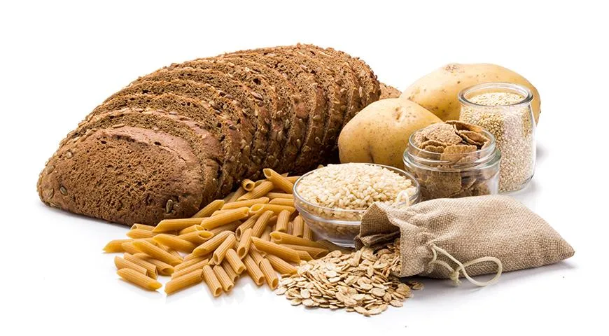 Цельнозерновой хлеб, макароны из твердых сортов пшеницы, картофель в мундире и бурый рис богаты питательными веществами и витаминами