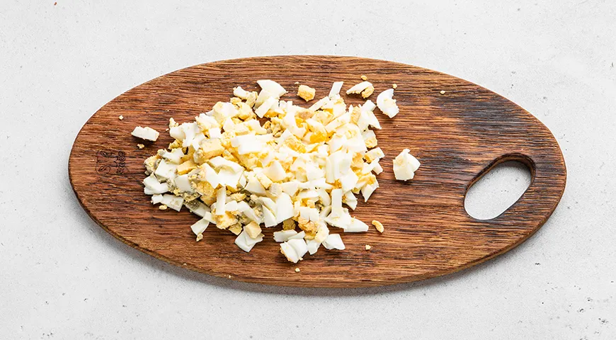 Салат «Ежик» c копченой колбасой