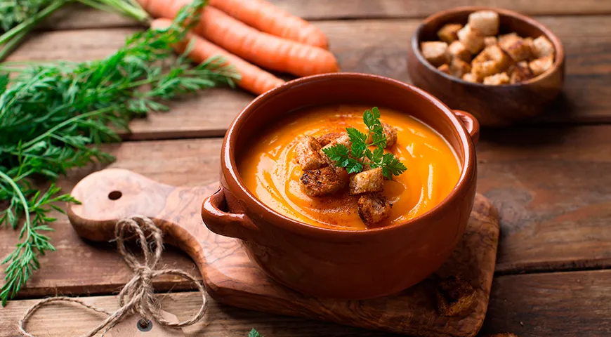 Морковный суп с добавлением ботвы