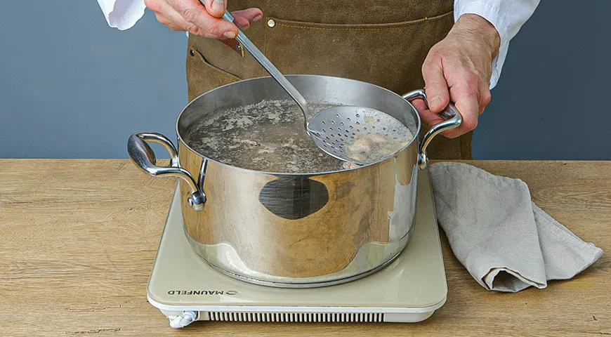 Лапша ланчжоу в говяжьем бульоне