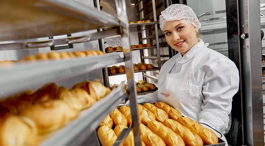 Хлеб в «Магните» — продукт собственного производства. Свежий и вкусный, он выпекается в специальных цехах магазинов