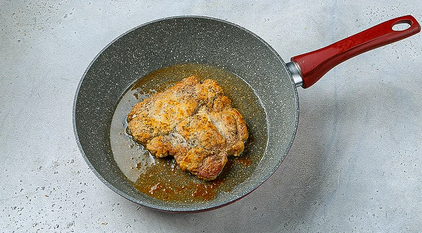 Свиные отбивные с каперсами