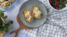 Крошка-картошка с ветчиной и сыром