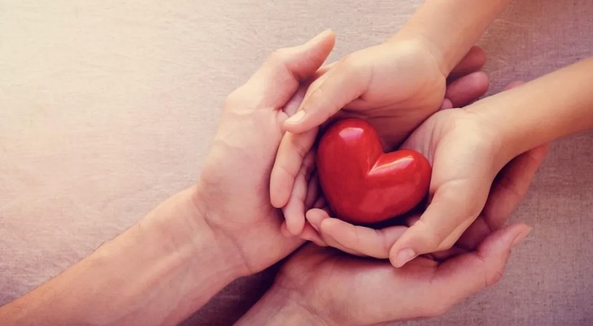 День спонтанного проявления доброты в 2025 году: история и традиции праздника