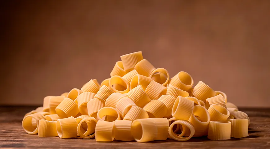 Ряд производителей выпускает версии паккери с рифленой поверхностью (paccheri rigati), которые отличаются еще более высокой способностью удерживать соусы