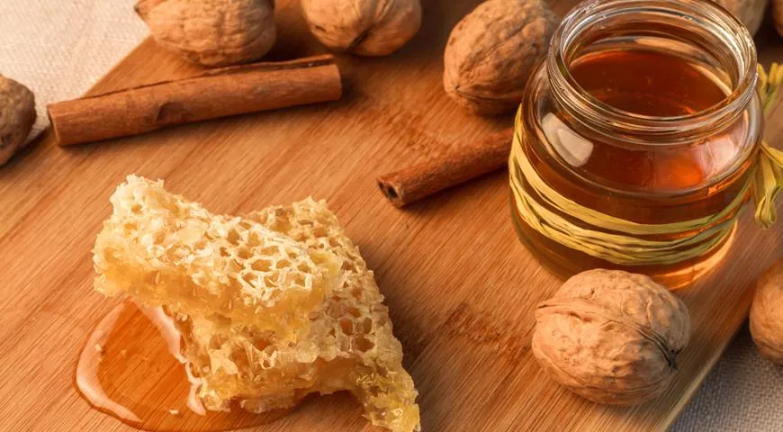 Мед и другие продукты пчеловодства, орехи