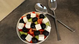 Греческий салат простой