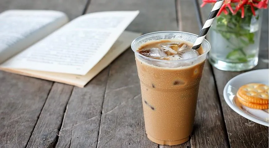 Как сэкономить деньги при заказе кофе со льдом в кофейне