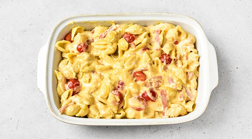 Запеканка из макарон с беконом и сыром