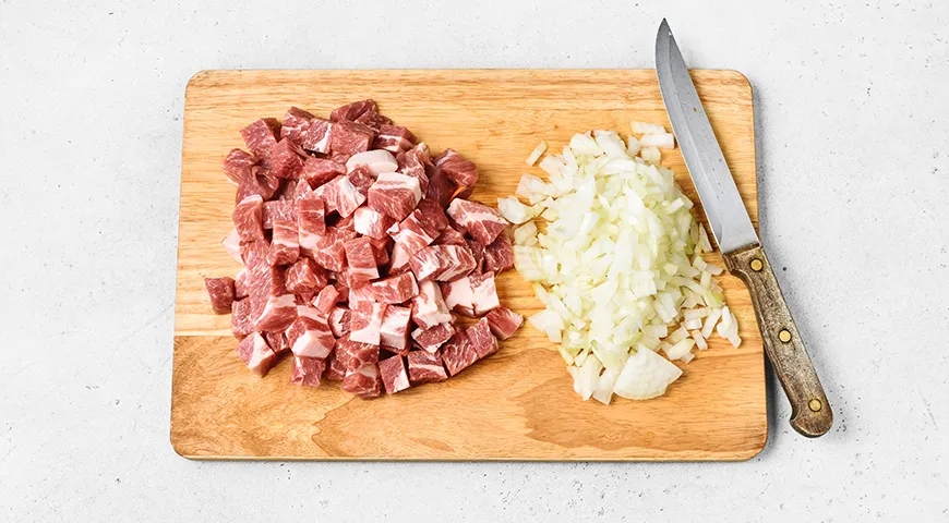 Чанахи со свининой в горшочках