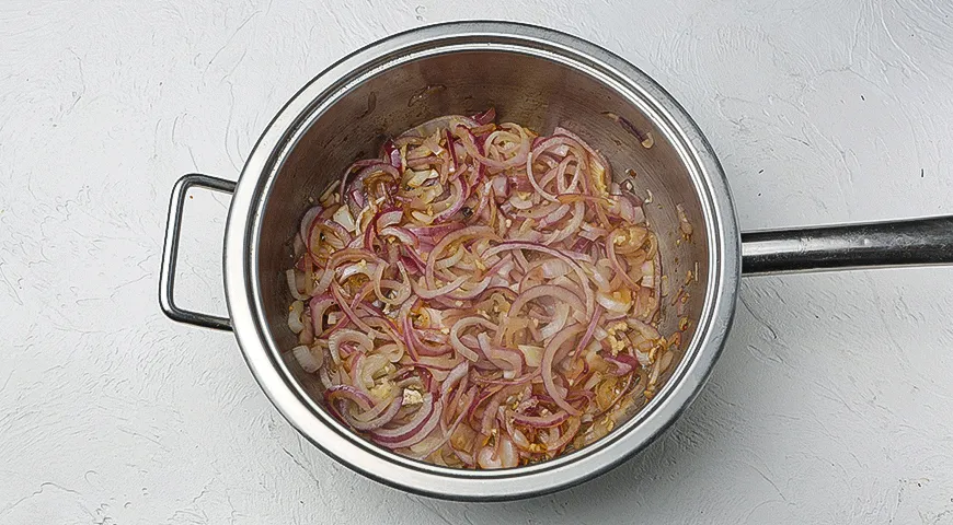 Курица с персиками и овощами