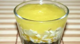 Тартар из дорады с маслинами и манго